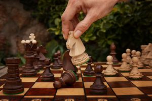 Правила игры в шахматы для начинающих: основы стратегии и тактики ...